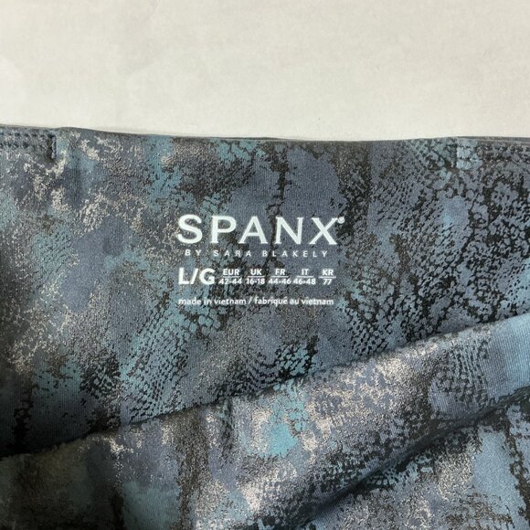 Spanx Blue Reptile Snake Booty Boost 7/8 Length Leggings 50248R NWT L - Picture 3 of 8